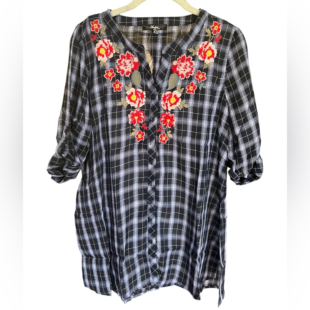 Andree by Unit Embroidered Plaid Women's Top